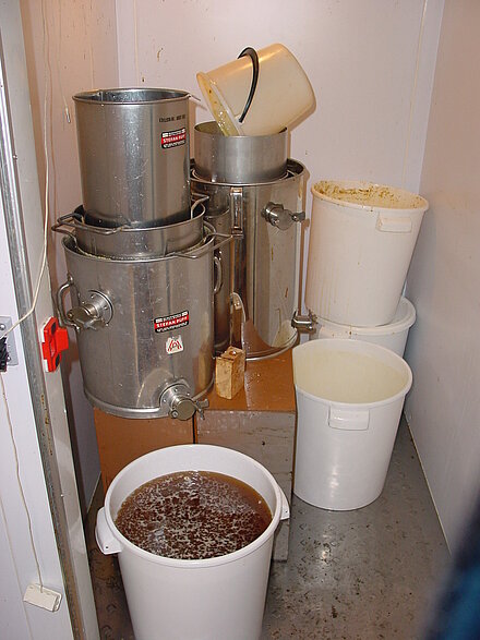 Il miele viene filtrato